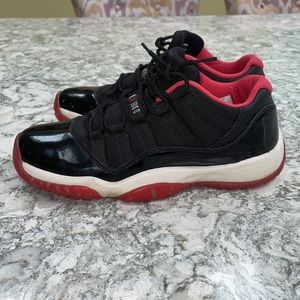 Retro Jordan 11, low top breds